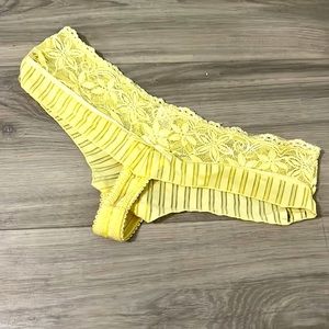 Medium Yellow Panties
